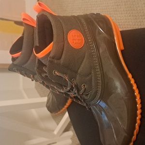 Tommy Hilfiger Snow/Rain Boots almost brand-new only wore twice!